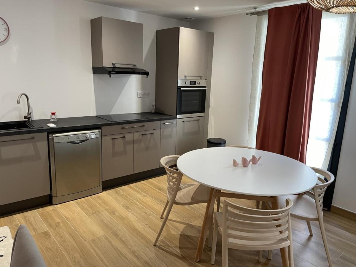 Trio Marin Apartment Meze